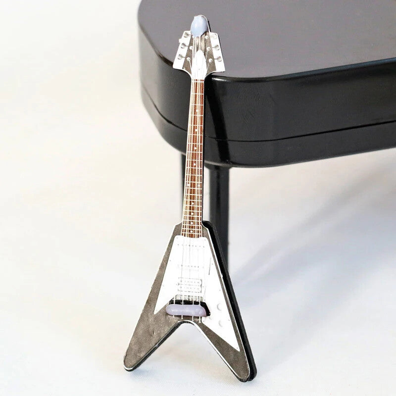 1/12 Diorama Electric Strat Style Guitar Musical Instrument Model Dollhouse Prop