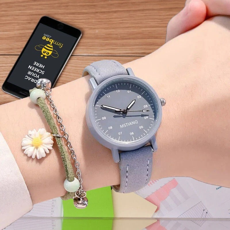 YIKAZE Women's Watch PU Leather Strap Women Quartz Watches Waterproof Round Dial