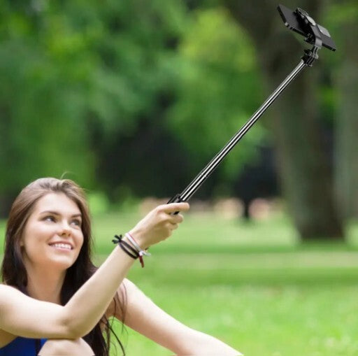 Q02 Selfie Stick, Foldable Tripod, Live Broadcast - NEW