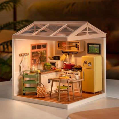 Rolife 1:24 Miniature Dollhouse Super Creator Plastic Building Teens Xmas Gift