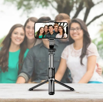 Q02 Selfie Stick, Foldable Tripod, Live Broadcast - NEW